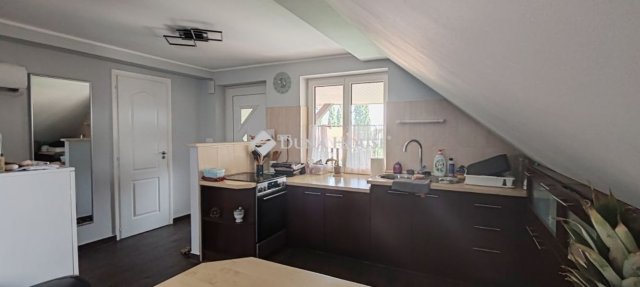 Eladó családi ház, Siklóson 89.9 M Ft, 5 szobás