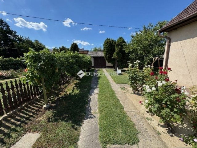 Eladó családi ház, Kecskeméten 69.9 M Ft, 4 szobás