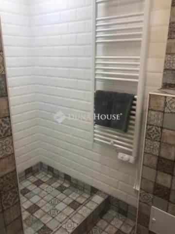 Eladó téglalakás, Pécsett 39.9 M Ft, 1 szobás