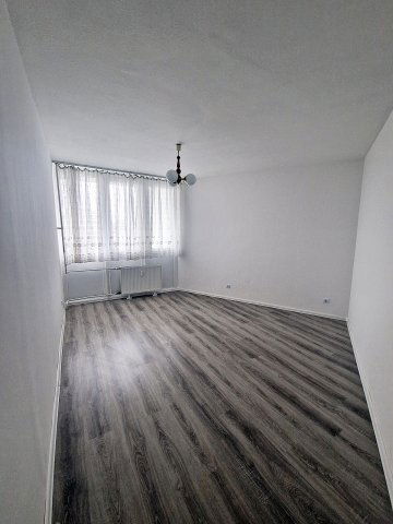 Eladó téglalakás, Tapolcán 49.9 M Ft, 2+1 szobás