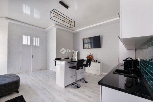 Eladó nyaraló, Budapesten, VI. kerületben 129.5 M Ft, 3 szobás