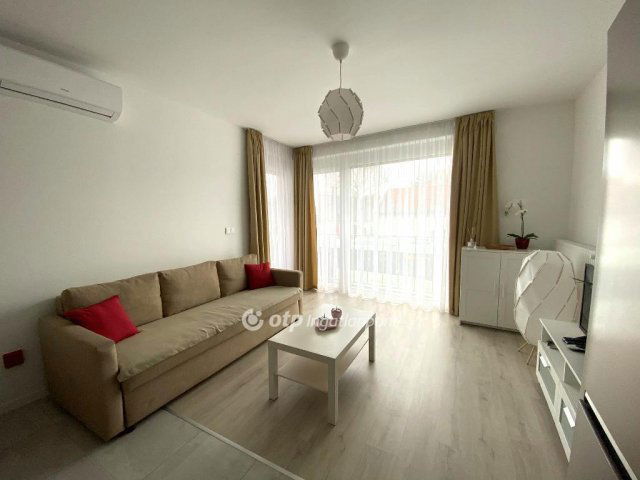 Eladó téglalakás, Siófokon 83.5 M Ft, 3 szobás