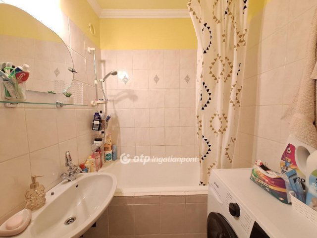 Eladó panellakás, Budapesten, IV. kerületben 66.9 M Ft, 2 szobás