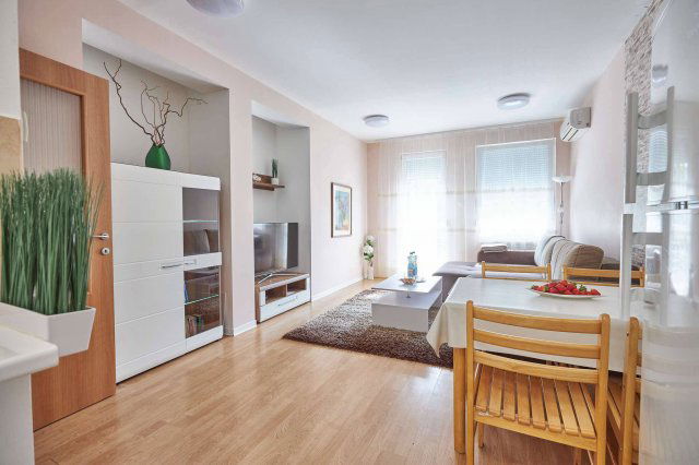 Eladó téglalakás, Hajdúszoboszlón 75.6 M Ft, 2 szobás