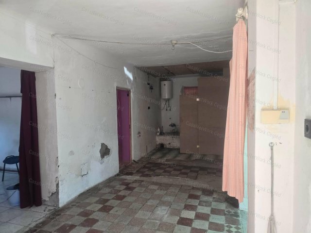 Eladó családi ház, Abonyban 30 M Ft, 3 szobás