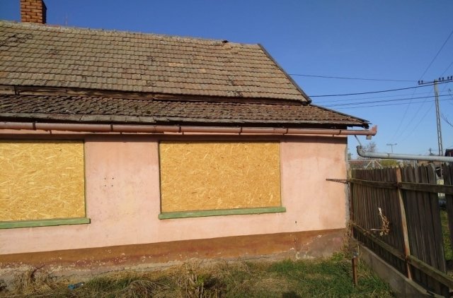 Eladó családi ház, Fegyverneken 4.263 M Ft, 2 szobás