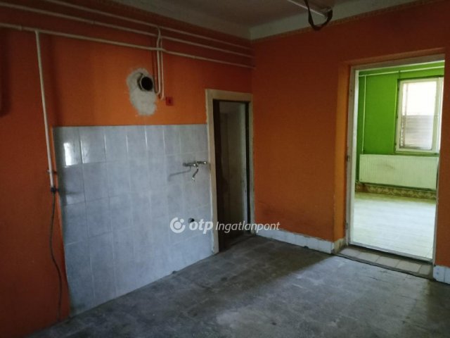 Eladó családi ház, Nagyatádon 27.5 M Ft, 2+2 szobás