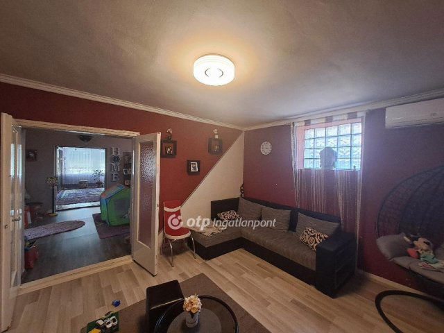 Eladó családi ház, Makón 41.45 M Ft, 5+1 szobás