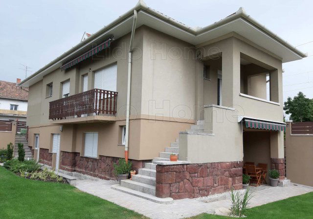 Eladó családi ház, Siófokon 249 M Ft, 25 szobás