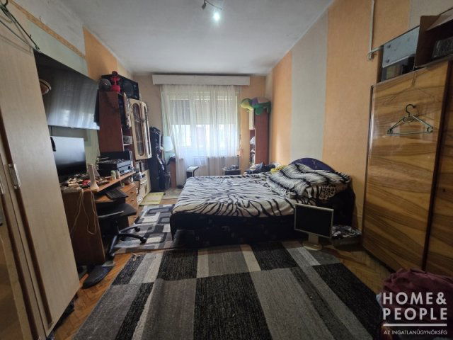 Eladó családi ház, Szegeden 55 M Ft, 2+1 szobás