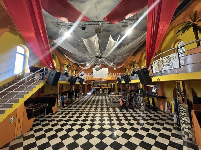 Eladó ipari ingatlan, Hajmáskéren 350 M Ft / költözzbe.hu