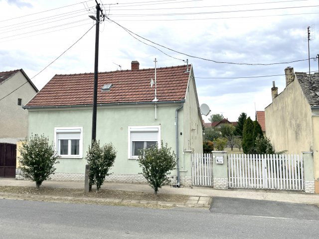 Eladó családi ház, Szombathelyen 52.9 M Ft, 1+2 szobás