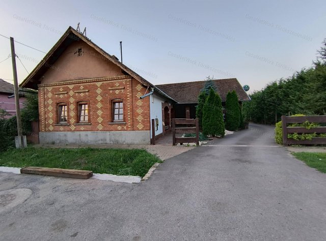 Eladó üzlethelyiség, Törökszentmiklóson 75 M Ft, 1 szobás