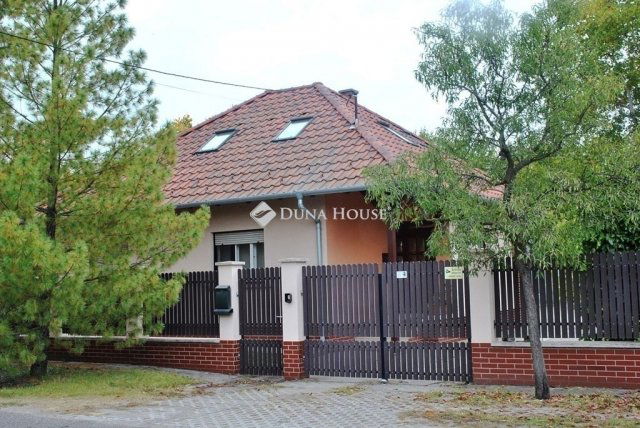 Eladó családi ház, Kecskeméten 109 M Ft, 6 szobás