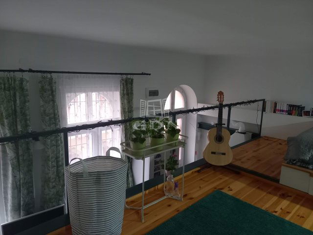 Eladó téglalakás, Budapesten, V. kerületben 67.5 M Ft, 1 szobás