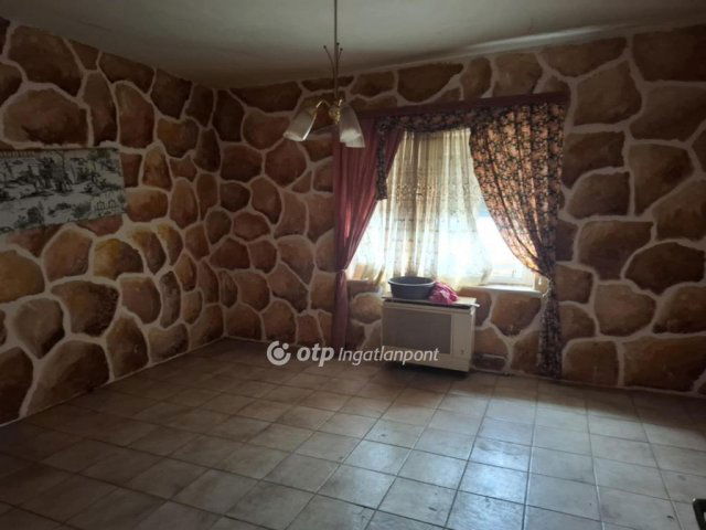 Eladó családi ház, Villányban 22 M Ft, 5 szobás