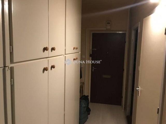 Eladó panellakás, Székesfehérvárott 56 M Ft, 2 szobás