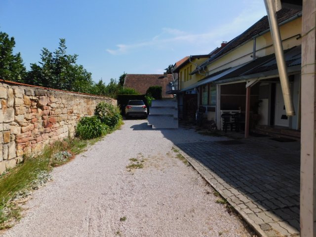 Eladó téglalakás, Keszthelyen 39 M Ft, 1 szobás