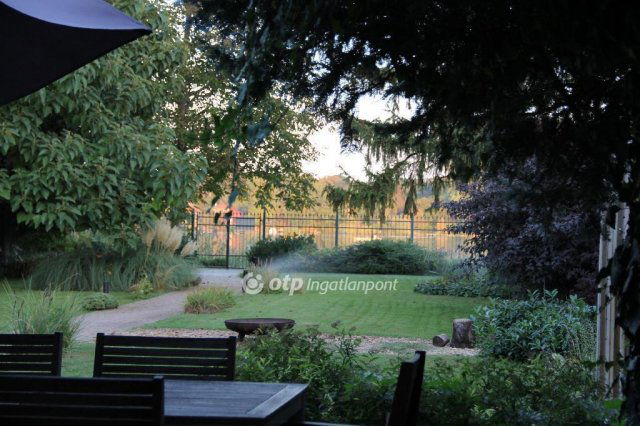 Eladó családi ház, Szigetszentmártonban 159 M Ft, 5 szobás