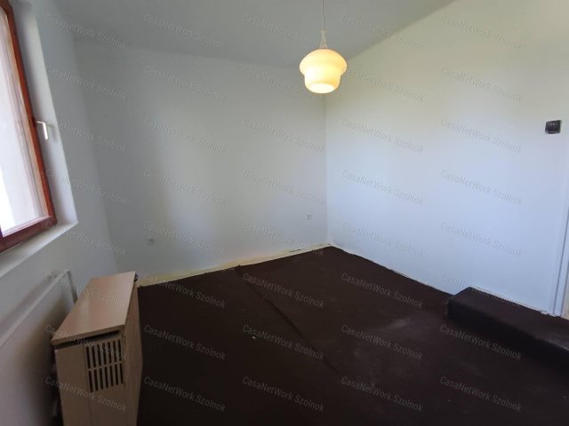 Eladó családi ház, Szajolon 39.9 M Ft, 2 szobás