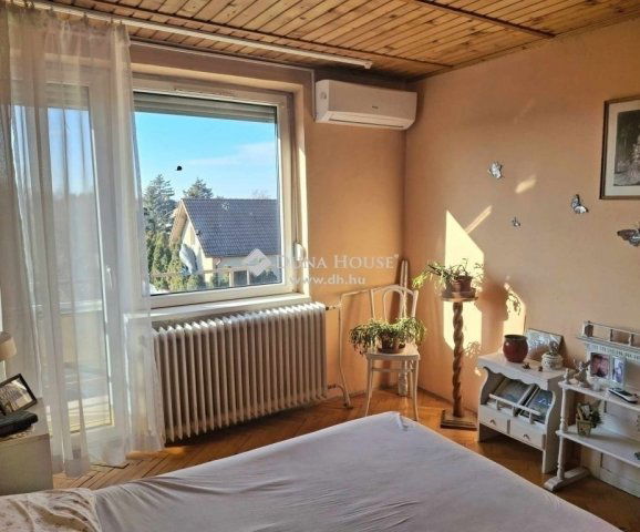 Eladó családi ház, Dunaharasztin 110 M Ft, 6 szobás