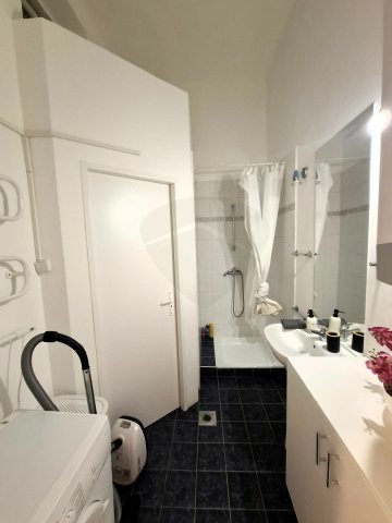 Eladó téglalakás, Budapesten, V. kerületben 76 M Ft, 1 szobás