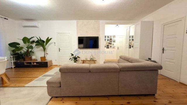 Eladó családi ház, Őrbottyánban 118 M Ft, 7 szobás