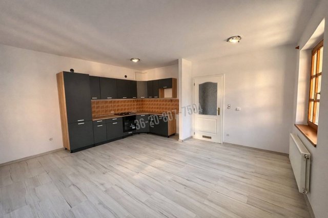 Eladó téglalakás, Egerben 47.9 M Ft, 2 szobás