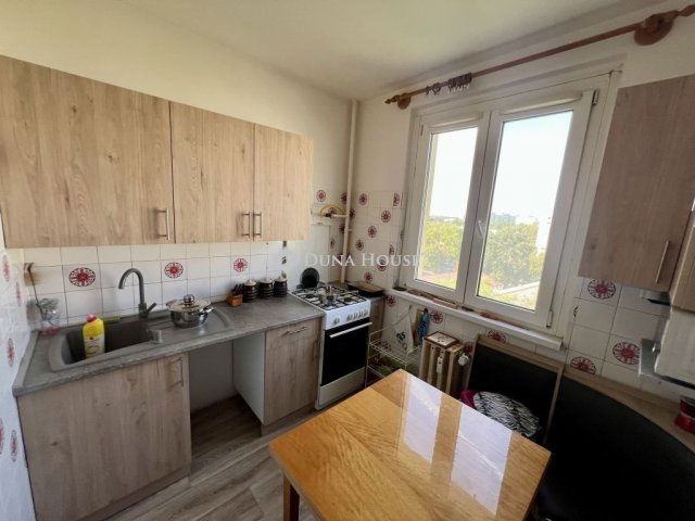 Eladó panellakás, Szegeden 45 M Ft, 1+2 szobás