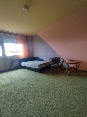 Eladó panellakás, Szegeden, Lomnici utcában 31.9 M Ft