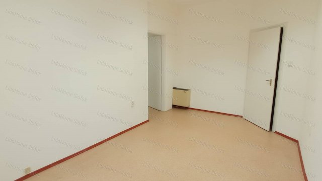 Kiadó iroda, Siófokon 130 E Ft / hó, 2 szobás