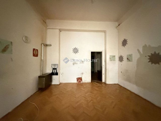 Eladó téglalakás, Budapesten, VIII. kerületben 56.4 M Ft