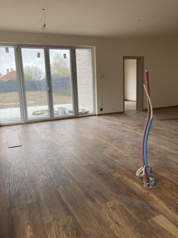 Eladó sorház, Debrecenben 165 M Ft, 5 szobás