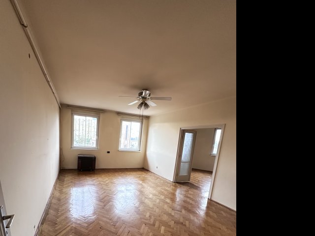 Eladó téglalakás, Budapesten, X. kerületben, Román utcában