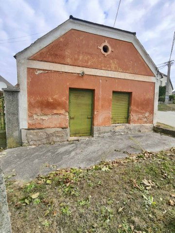 Eladó családi ház, Tótvázsonyban 49.9 M Ft, 7 szobás