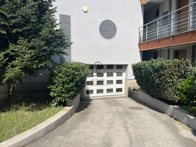 Eladó garázs, Dombóváron, Kossuth Lajos utcában 3.8 M Ft