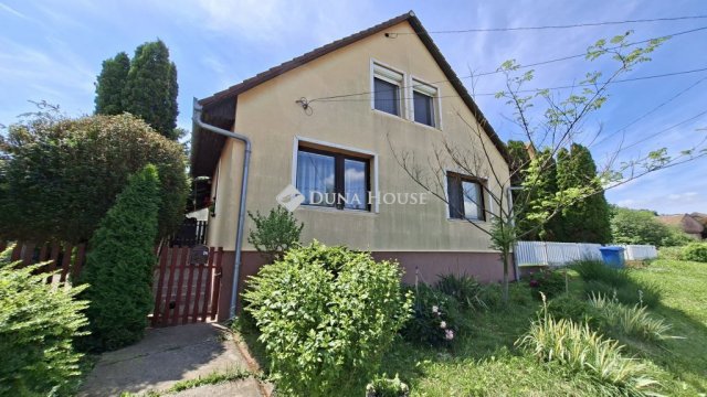 Eladó családi ház, Dombóváron 55 M Ft, 9 szobás