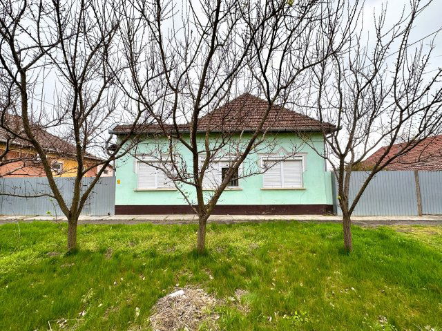 Eladó családi ház, Magyarbánhegyesen 7.9 M Ft, 4 szobás