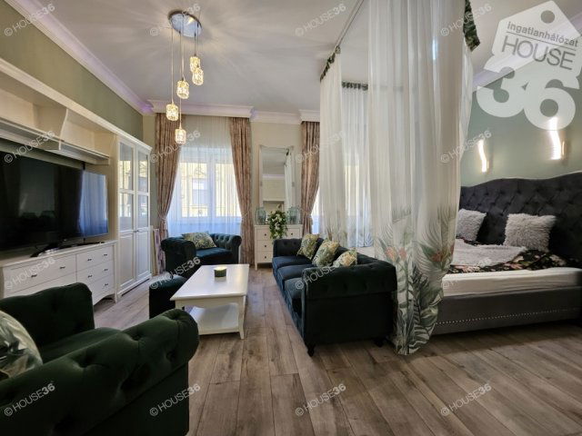 Eladó téglalakás, Kiskunfélegyházán 39.9 M Ft, 1 szobás