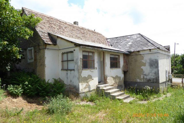 Eladó családi ház, Kővágótöttösön 11.9 M Ft, 2 szobás