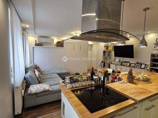 Eladó téglalakás, Budapesten, IX. kerületben 98 M Ft, 1+1 szobás