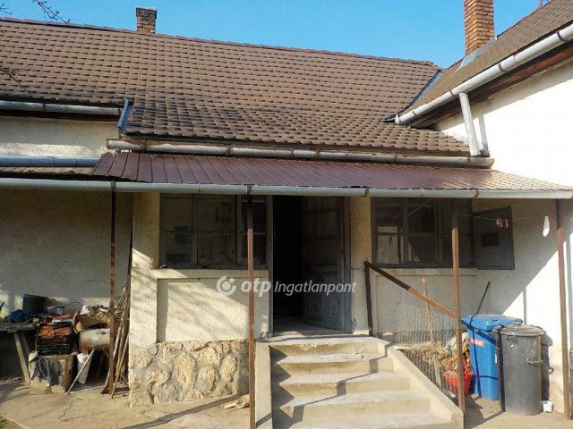 Eladó családi ház, Kadarkúton 16.9 M Ft, 2 szobás