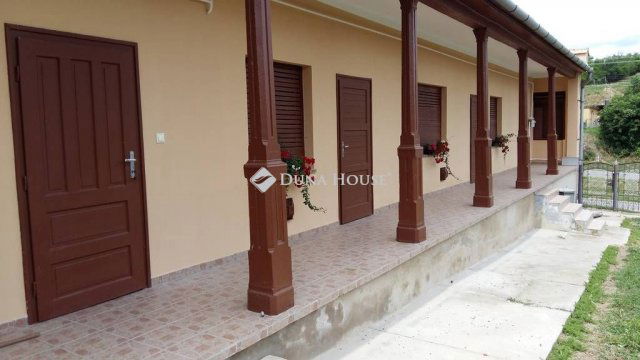 Eladó családi ház, Geresdlakon 20 M Ft, 3 szobás