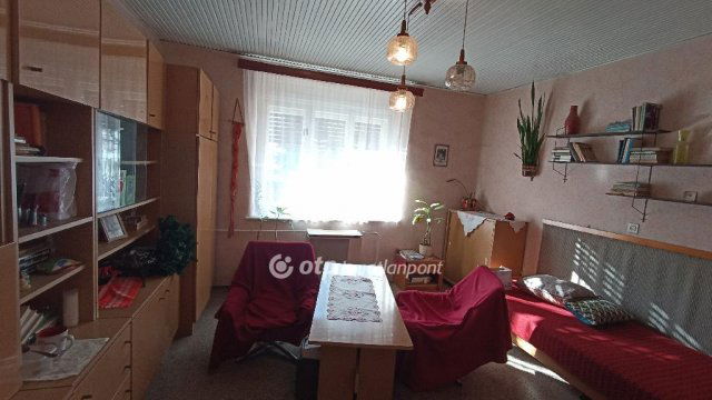 Eladó családi ház, Jászfényszarun 25.9 M Ft, 2 szobás