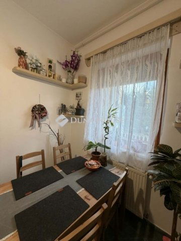 Eladó téglalakás, Nyergesújfaluban 38.9 M Ft, 1 szobás