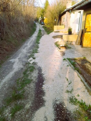 Eladó nyaraló, Esztergomban 6.5 M Ft, 1 szobás