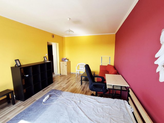 Eladó panellakás, Tatabányán 34 M Ft, 1 szobás