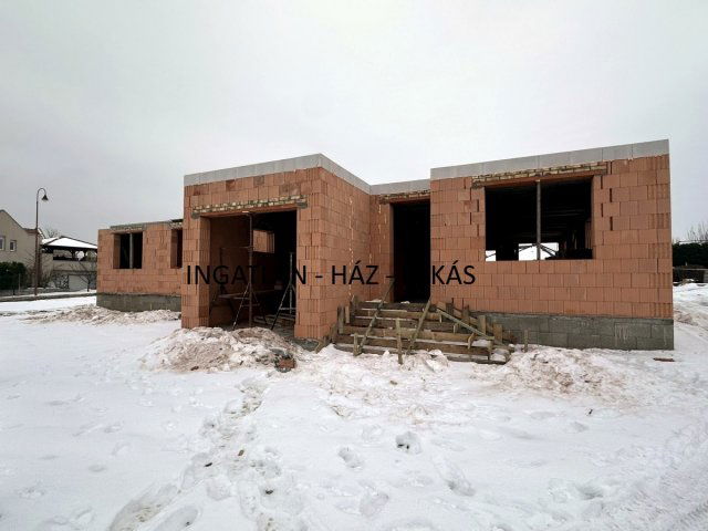 Eladó családi ház, Veresegyházon 149.9 M Ft, 5 szobás