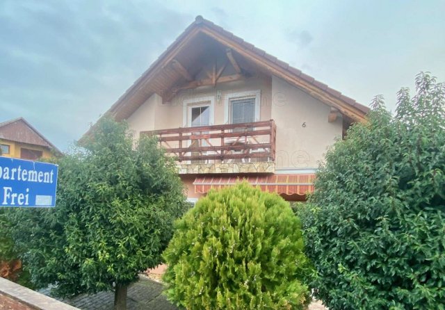 Eladó hotel, Zalakaroson 159.9 M Ft, 5 szobás