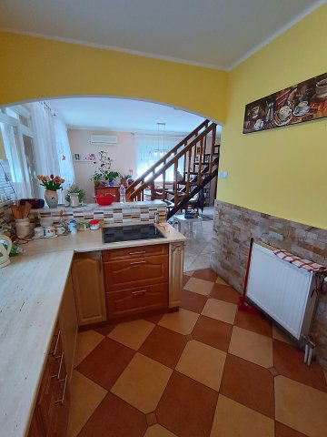 Eladó családi ház, Polgárdin 89.5 M Ft, 4 szobás